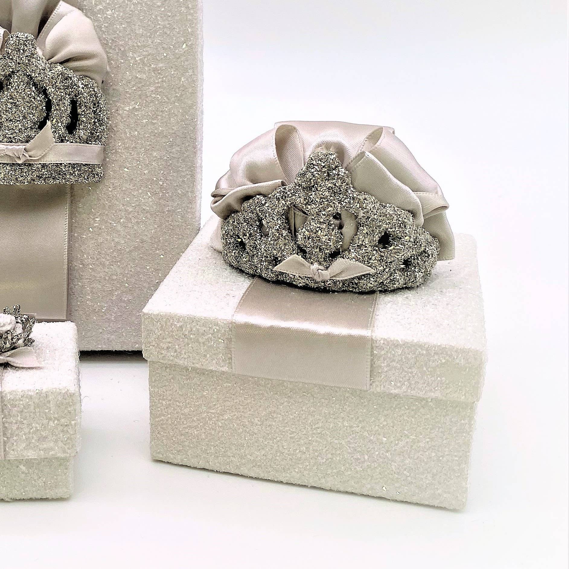 Gift Box, Crown Square Box, Dove – Olivina Boutique